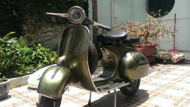 vintage vespa 58810.jpg